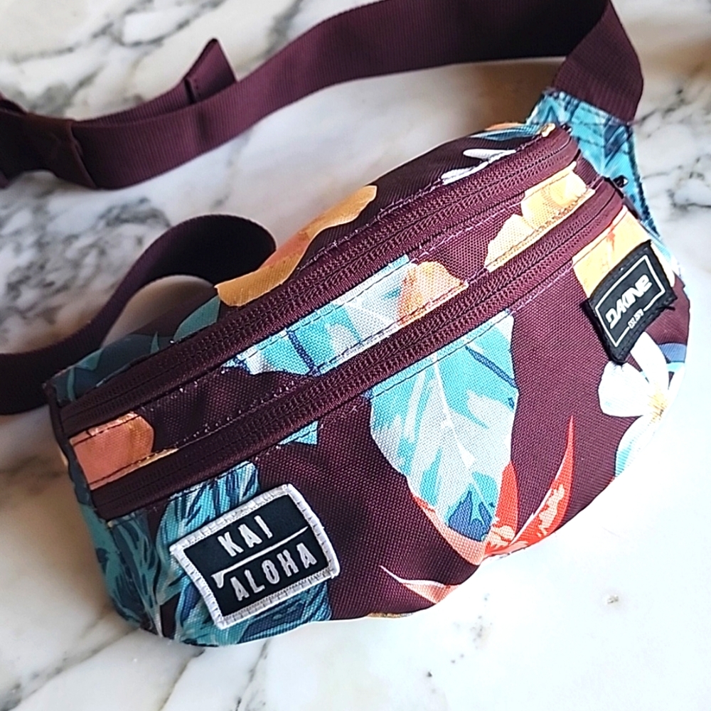 Dakine Multicolor Floral Travel Bag